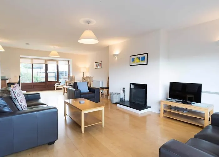 Charming 3 Bedroom Holiday Home